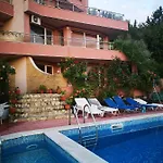 Complex Karia V *