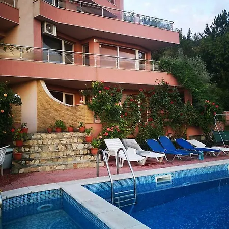 Complex Karia V *