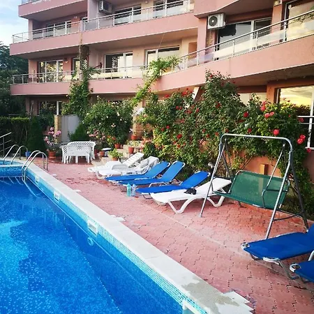 Apartment Complex Karia V Kavarna